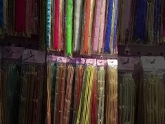 โรงงานผลิตกระดาษและตัวอย่างสําหรับห่อดอกไม้ของ Hunan Famous Trading Co., Ltd.