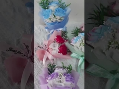 ดอกสีแดงสําหรับแฟน ในวันวาเลนไทน์