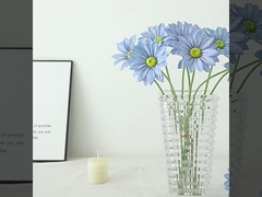 สามชิ้นของผ้าไหมเทียมทําจากดอกไม้หอมเทียมฤดูร้อน สําหรับงานแต่งงานที่บ้าน