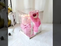 สําหรับฤดูกาลปริญญาตรี ฉันให้เพื่อนร่วมชั้นและครู ของตุ๊กตาหมีสตรอเบอรี่ ดอกกุหลาบ Qixi