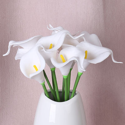 ซื้อ ขายส่งยอดขายข้ามชายแดนของมือจําลองรู้สึก PU ดอกไม้ calla lily, ดอกไม้เทียม, ดอกไม้พลาสติก, แต่งงานแต่งห้องนั่งเล่นและแสดงดอกไม้ การผลิตออนไลน์