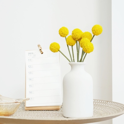 ซื้อ ดอกไม้แบบจําลองที่มีความรู้สึกที่สูงและจริงจัง พร้อมกับลูกบอลทอง, วัสดุดอกไม้ตกแต่งอ่อนของโรงแรม, ดอกไม้ DIY ขายร้อนข้ามชายแดน และดอกไม้ปลอม การผลิตออนไลน์