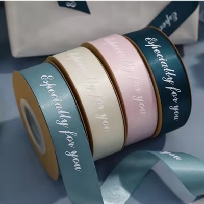 ราคาดี โลโก้ที่พิมพ์ตามสั่ง สาตินริบอน รอลล์สแตมปิ้งร้อน เครื่องประดับ Grosgrain สําหรับการบรรจุของขวัญ ออนไลน์