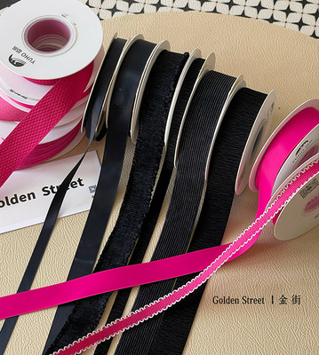 ราคาดี สีที่กําหนดเอง บาร์บี้ สร้อยสีชมพู ดอกไม้ พวงดอกไม้ สายรัด ของขวัญ DIY Bow ร้านขายดอกไม้ วัสดุดอกไม้ ออนไลน์