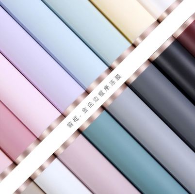 ราคาดี กระดาษห่อดอกไม้พลาสติกสไตล์เกาหลี ขอบทอง เจลลี่ ฟิล์ม กระดาษแก้ว กึ่งโปร่งใส สำหรับร้านดอกไม้ ห่อช่อดอกไม้ กันฝุ่น ออนไลน์