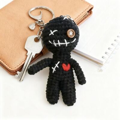 ราคาดี Black Color Evil Crochet Doll Customized Knitting Cursed Doll with Red Heart Handmade Keychain Hanger for pp Stuffed Plush Doll ออนไลน์